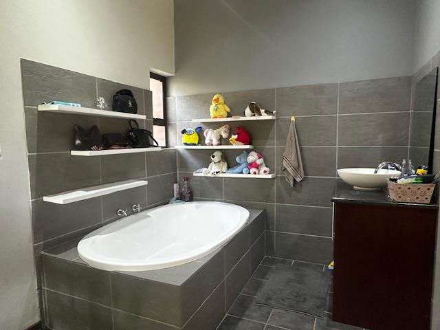 4 Bedroom Property for Sale in Woodland Hills Free State